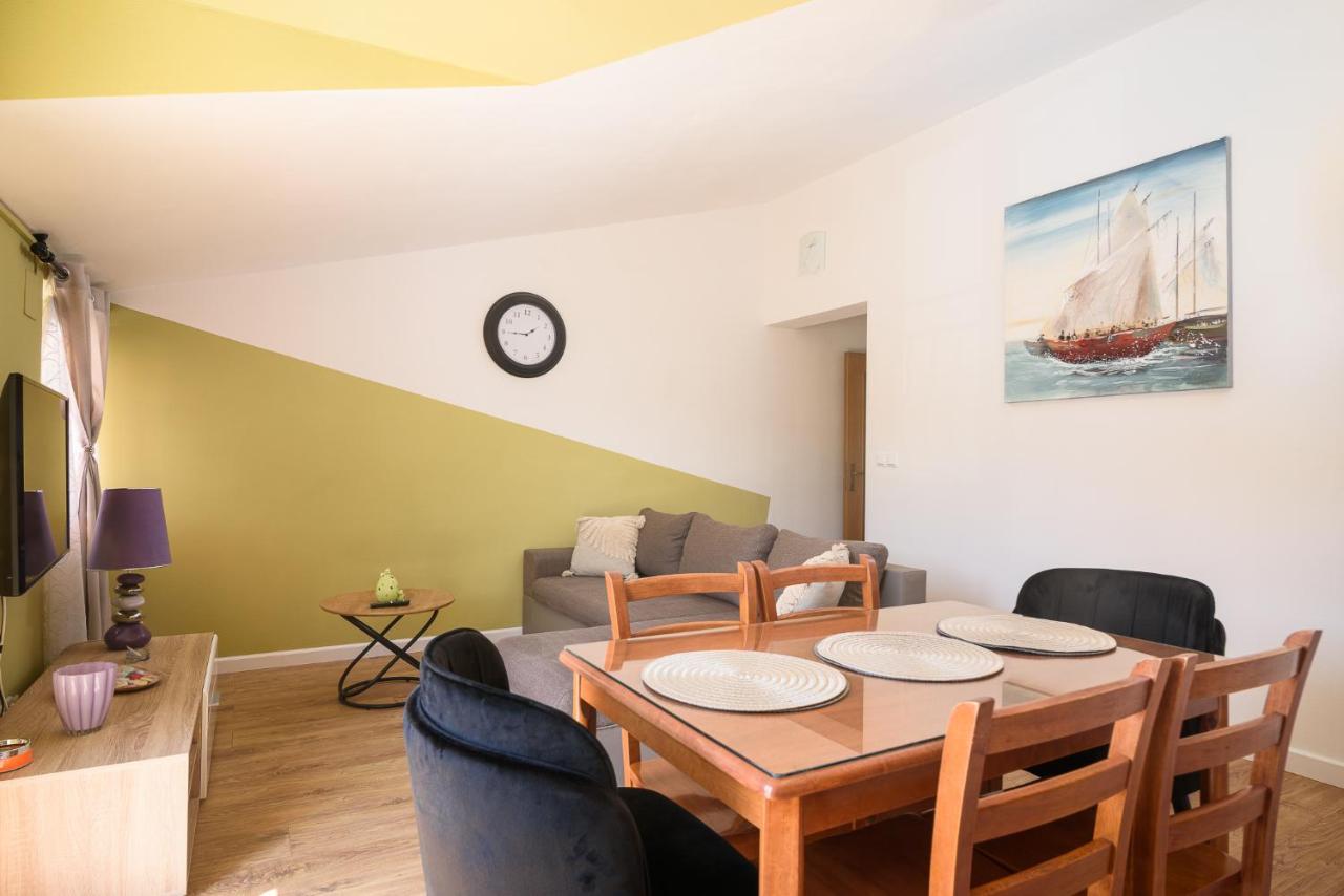 Vikeli Apartment Trogir Ngoại thất bức ảnh