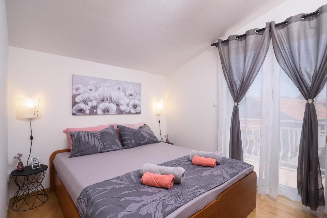 Vikeli Apartment Trogir Ngoại thất bức ảnh