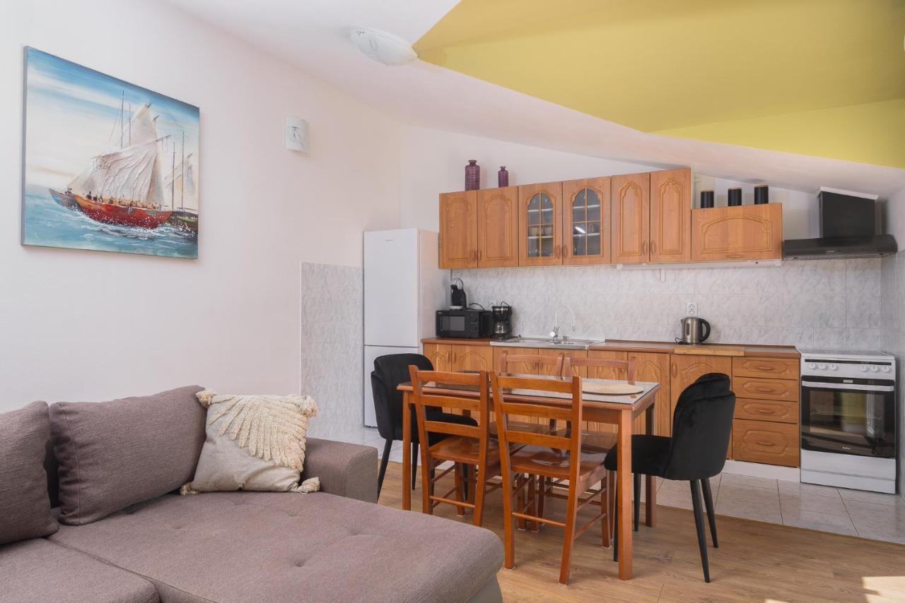 Vikeli Apartment Trogir Ngoại thất bức ảnh