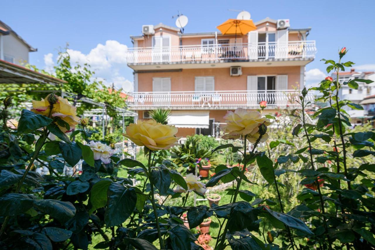 Vikeli Apartment Trogir Ngoại thất bức ảnh